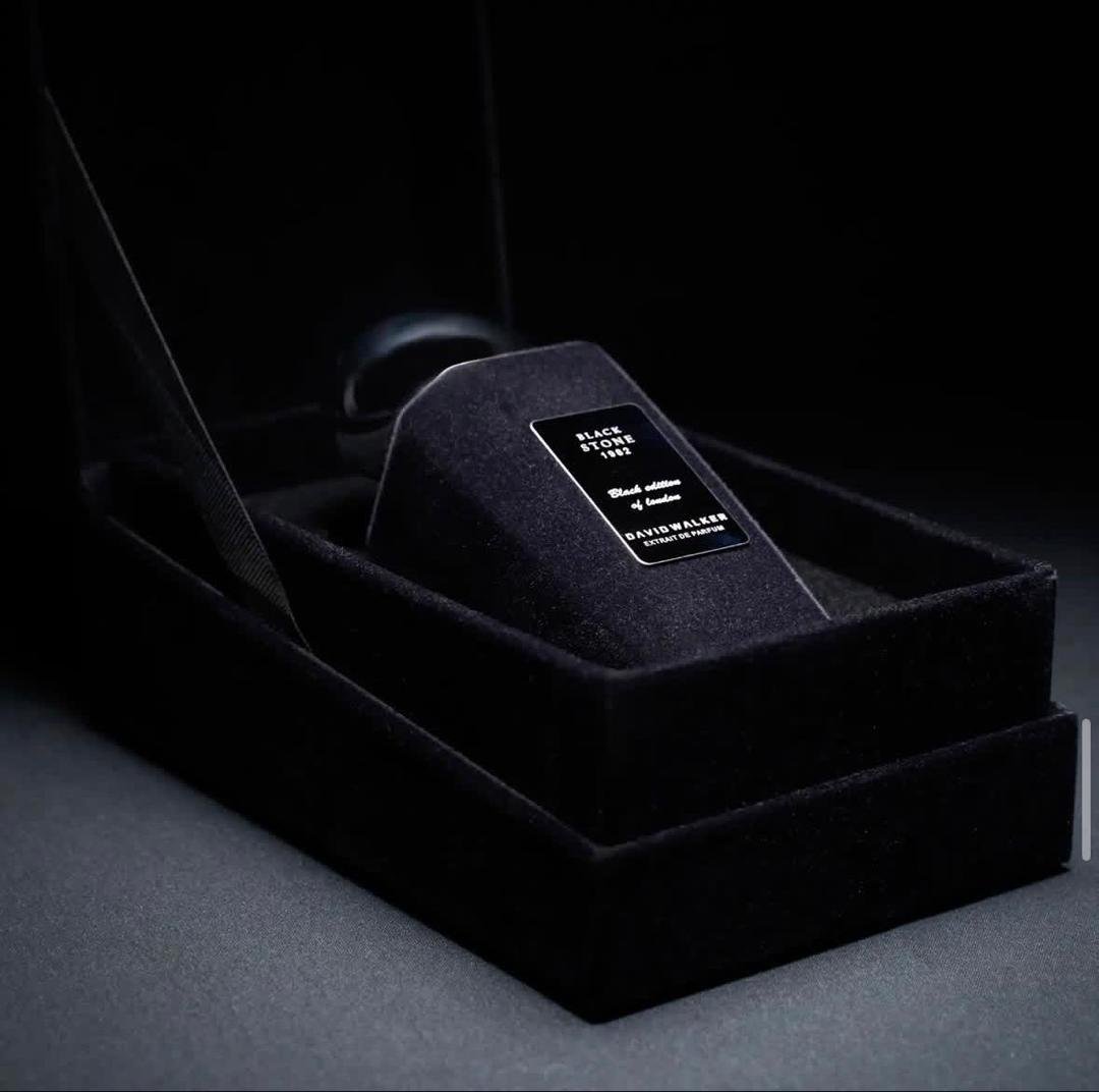 David Walker Black Stone 1982 — Extrait de parfum 100 ml